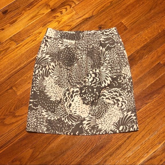 Halogen Dresses & Skirts - {Halogen} gray & cream lined pencil skirt